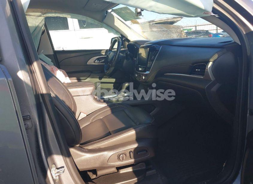 Photo 5 of 2019 Chevrolet Traverse 3LT (VIN 1GNERHKW2KJ286577)