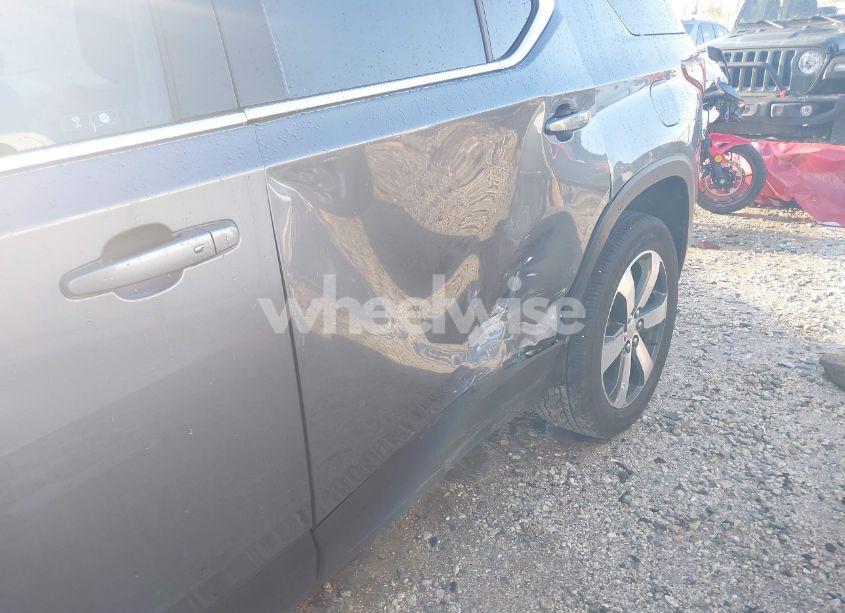 Photo 6 of 2019 Chevrolet Traverse 3LT (VIN 1GNERHKW2KJ286577)