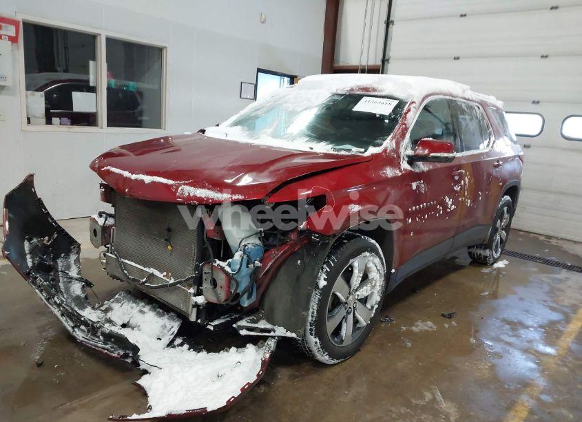 Photo 2 of 2018 Chevrolet Traverse 3LT (VIN 1GNERHKW3JJ252422)