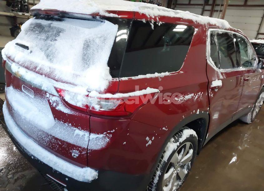 Photo 4 of 2018 Chevrolet Traverse 3LT (VIN 1GNERHKW3JJ252422)