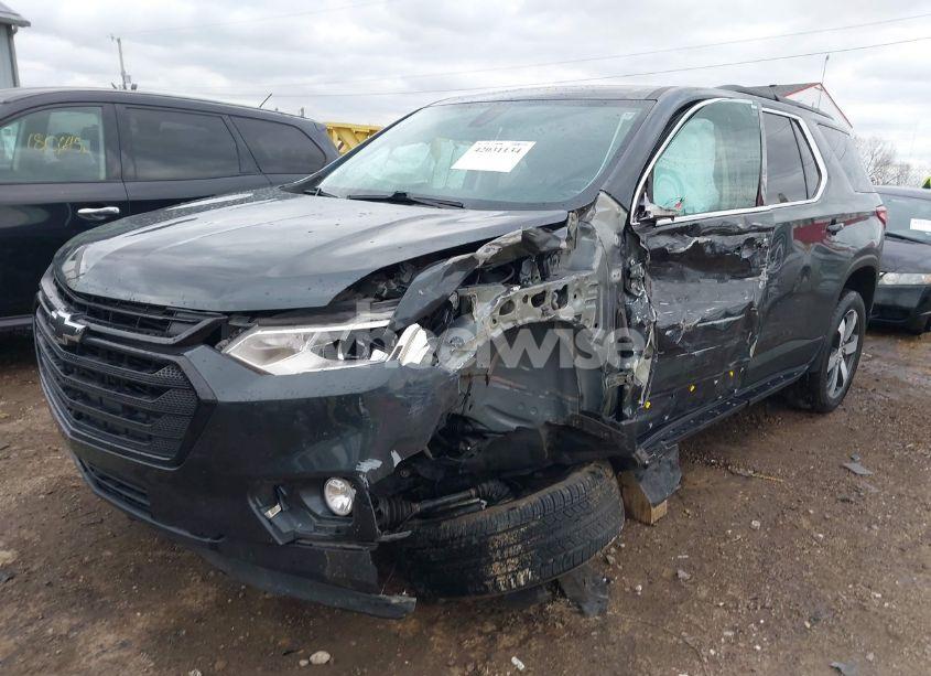 Photo 2 of 2019 Chevrolet Traverse 3LT (VIN 1GNERHKW3KJ218157)