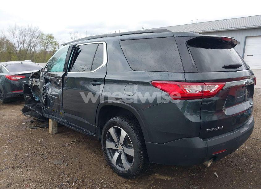 Photo 3 of 2019 Chevrolet Traverse 3LT (VIN 1GNERHKW3KJ218157)
