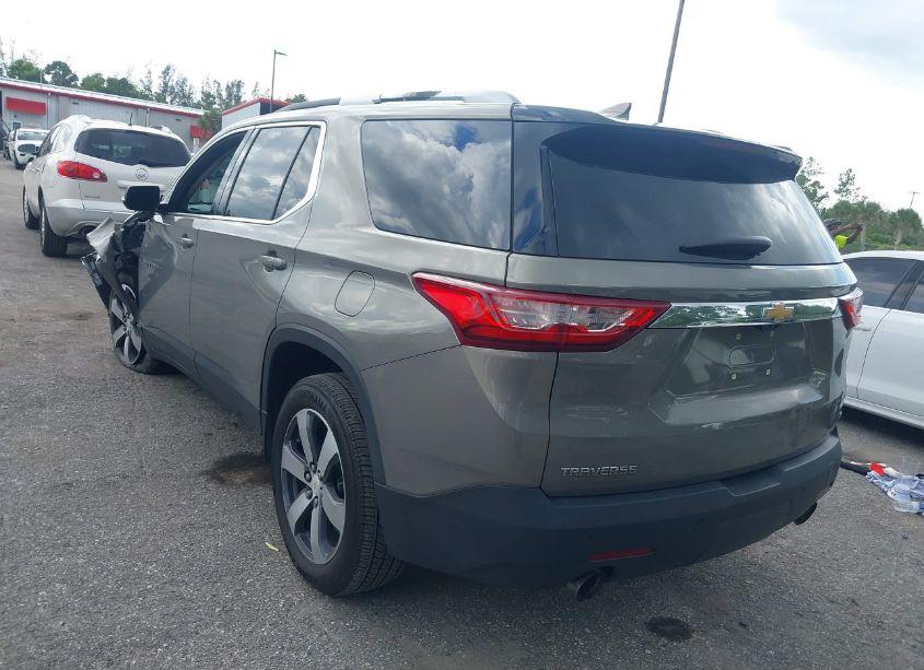 Photo 3 of 2018 Chevrolet Traverse 3LT (VIN 1GNERHKW4JJ270573)