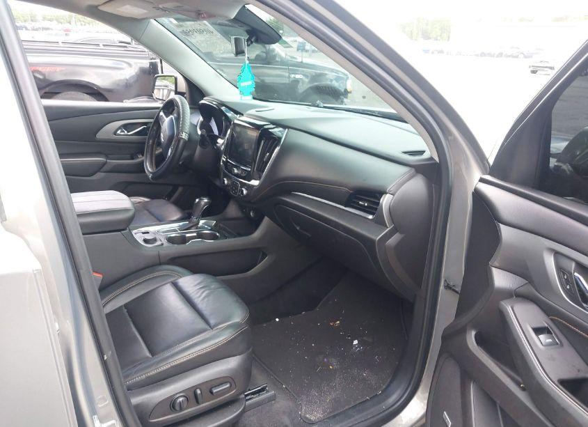 Photo 5 of 2018 Chevrolet Traverse 3LT (VIN 1GNERHKW4JJ270573)
