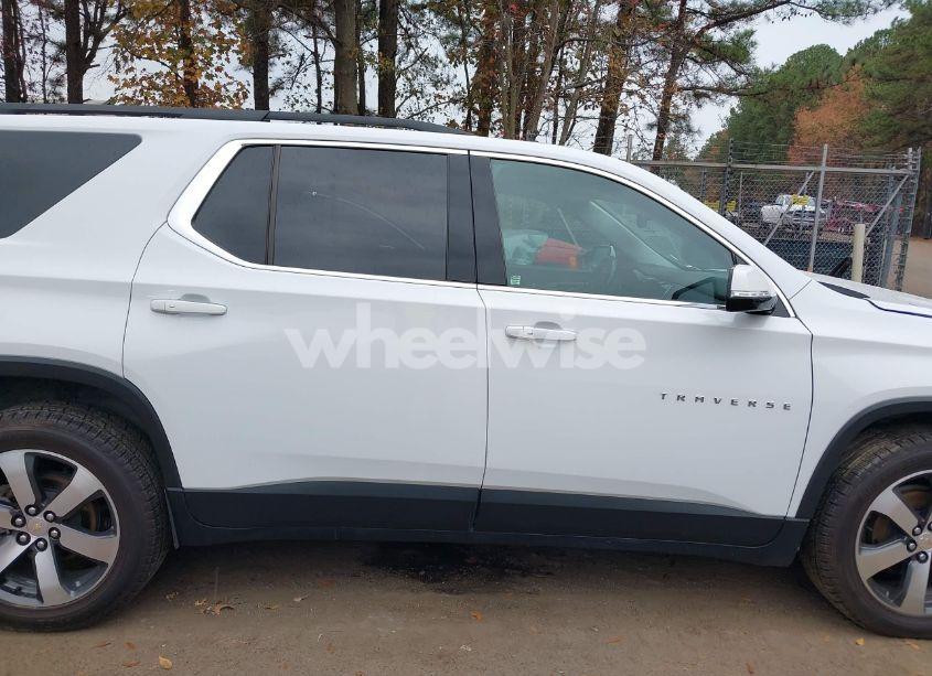 Photo 13 of 2019 Chevrolet Traverse 3LT (VIN 1GNERHKW5KJ198901)