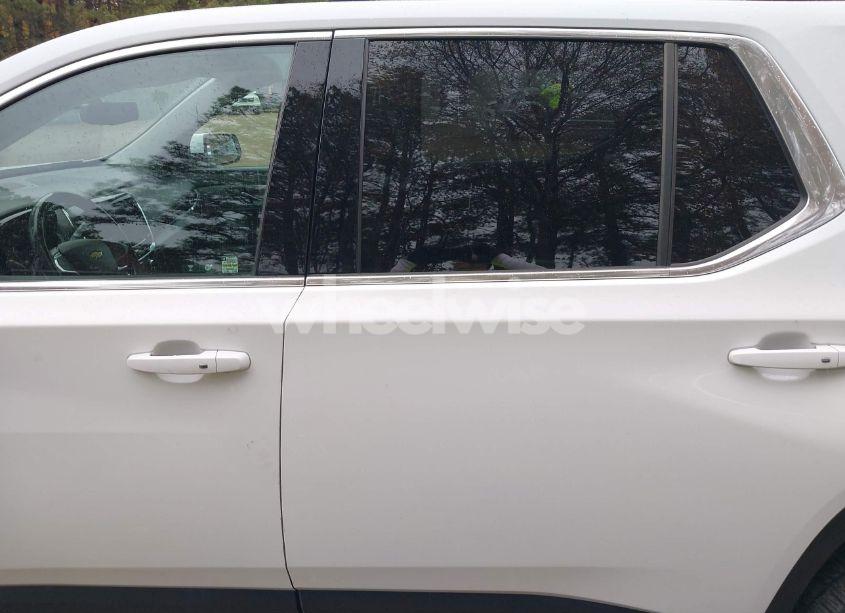 Photo 14 of 2019 Chevrolet Traverse 3LT (VIN 1GNERHKW5KJ198901)