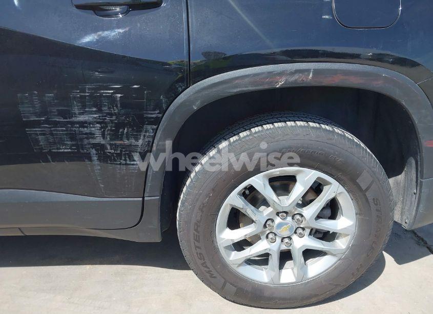 Photo 17 of 2019 Chevrolet Traverse 3LT (VIN 1GNERHKW5KJ255680)