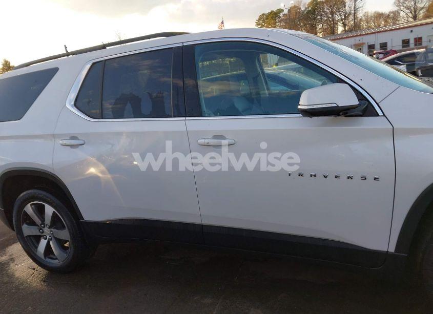 Photo 13 of 2021 Chevrolet Traverse FWD LT LEATHER (VIN 1GNERHKW5MJ174570)