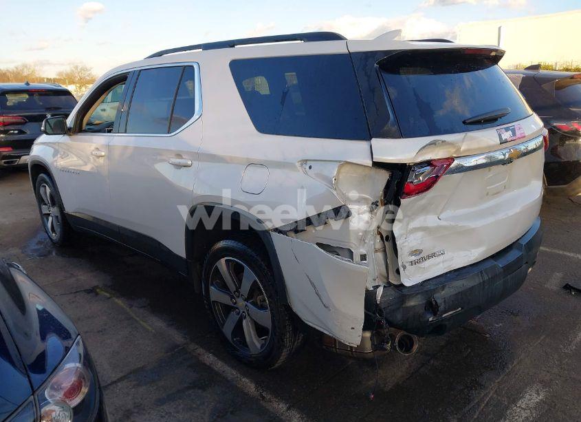 Photo 3 of 2021 Chevrolet Traverse FWD LT LEATHER (VIN 1GNERHKW5MJ174570)