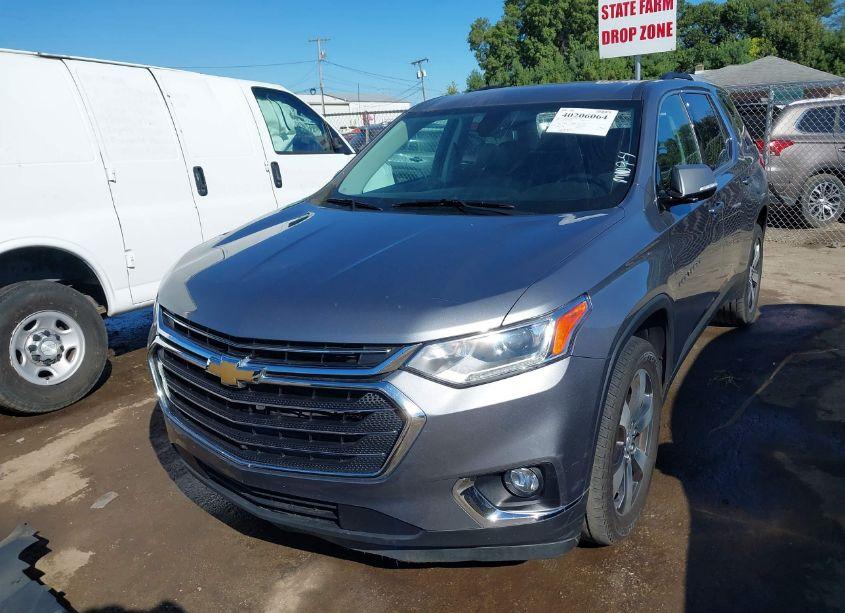 Photo 2 of 2018 Chevrolet Traverse 3LT (VIN 1GNERHKW6JJ233279)