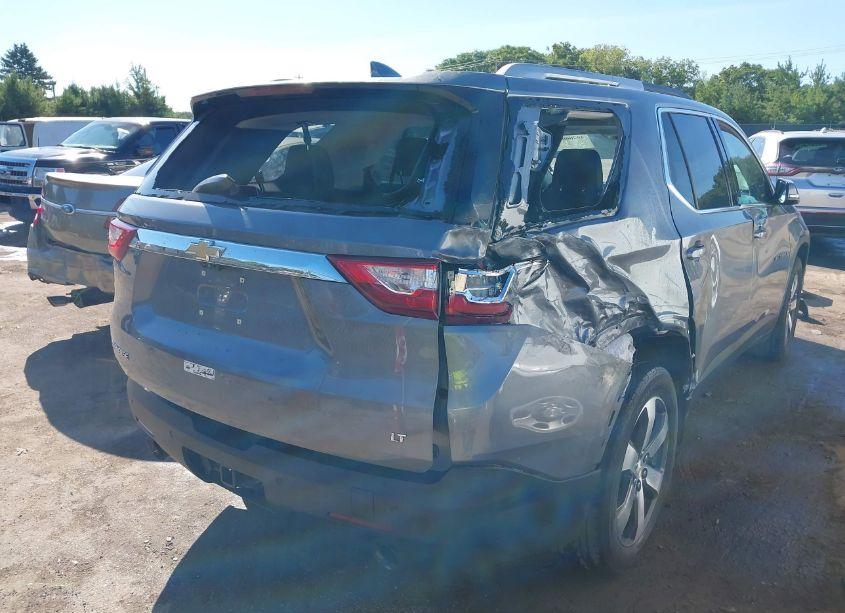 Photo 4 of 2018 Chevrolet Traverse 3LT (VIN 1GNERHKW6JJ233279)