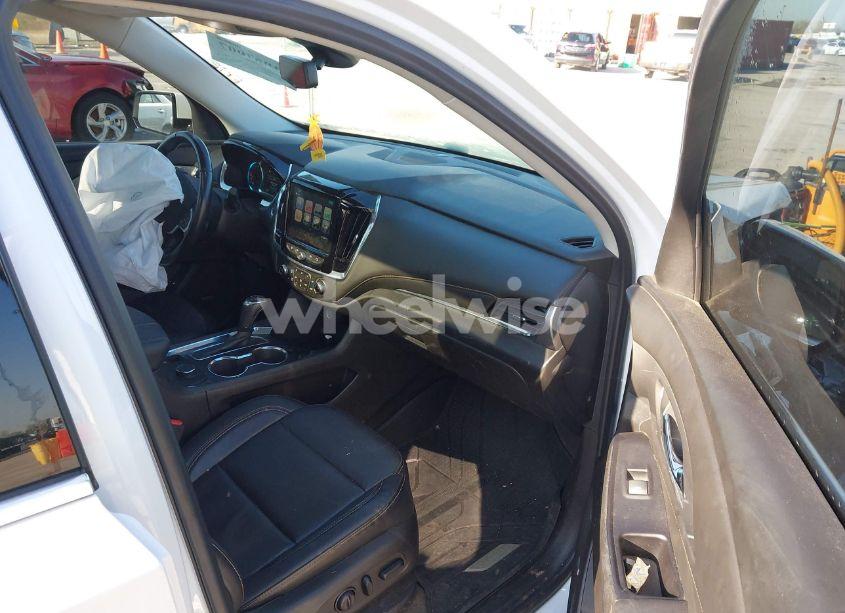 Photo 5 of 2018 Chevrolet Traverse 3LT (VIN 1GNERHKW6JJ284328)