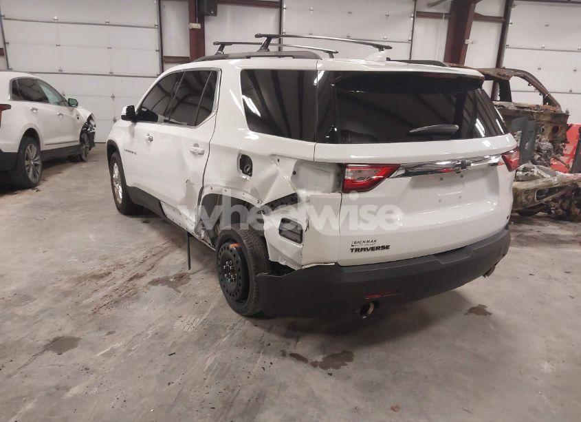 Photo 3 of 2019 Chevrolet Traverse 3LT (VIN 1GNERHKW6KJ301050)
