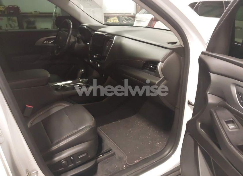 Photo 5 of 2019 Chevrolet Traverse 3LT (VIN 1GNERHKW6KJ301050)