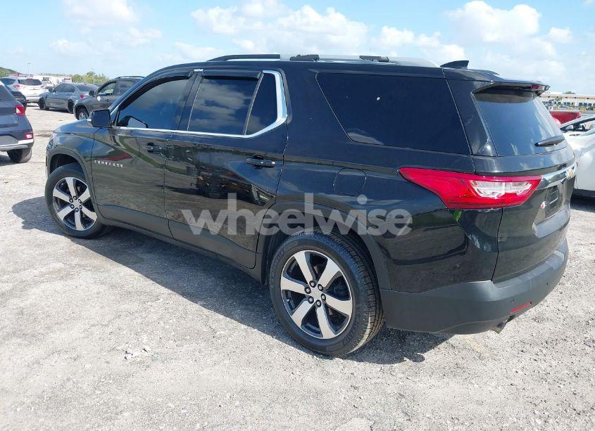 Photo 3 of 2018 Chevrolet Traverse 3LT (VIN 1GNERHKW7JJ106931)