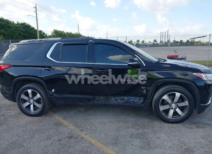 Photo 6 of 2018 Chevrolet Traverse 3LT (VIN 1GNERHKW7JJ106931)