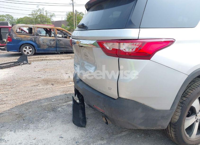 Photo 19 of 2019 Chevrolet Traverse 3LT (VIN 1GNERHKW7KJ257026)