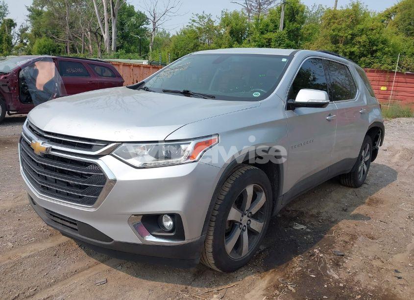 Photo 2 of 2019 Chevrolet Traverse 3LT (VIN 1GNERHKW7KJ257026)