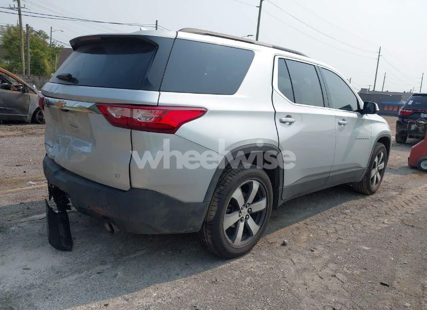Photo 4 of 2019 Chevrolet Traverse 3LT (VIN 1GNERHKW7KJ257026)