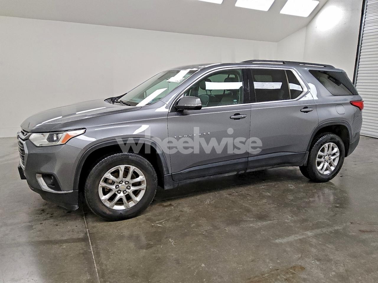 2020 CHEVROLET TRAVERSE LT (VIN 1GNERHKW7LJ220253) main photo