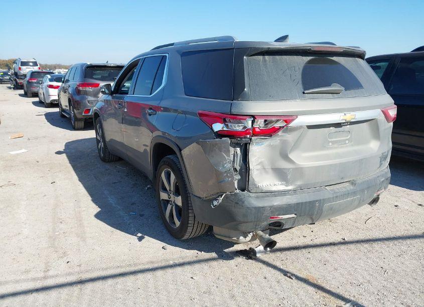 Photo 3 of 2018 Chevrolet Traverse 3LT (VIN 1GNERHKW8JJ114603)