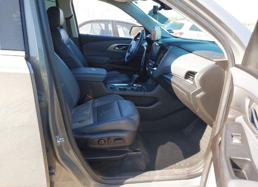 Photo 5 of 2018 Chevrolet Traverse 3LT (VIN 1GNERHKW8JJ114603)