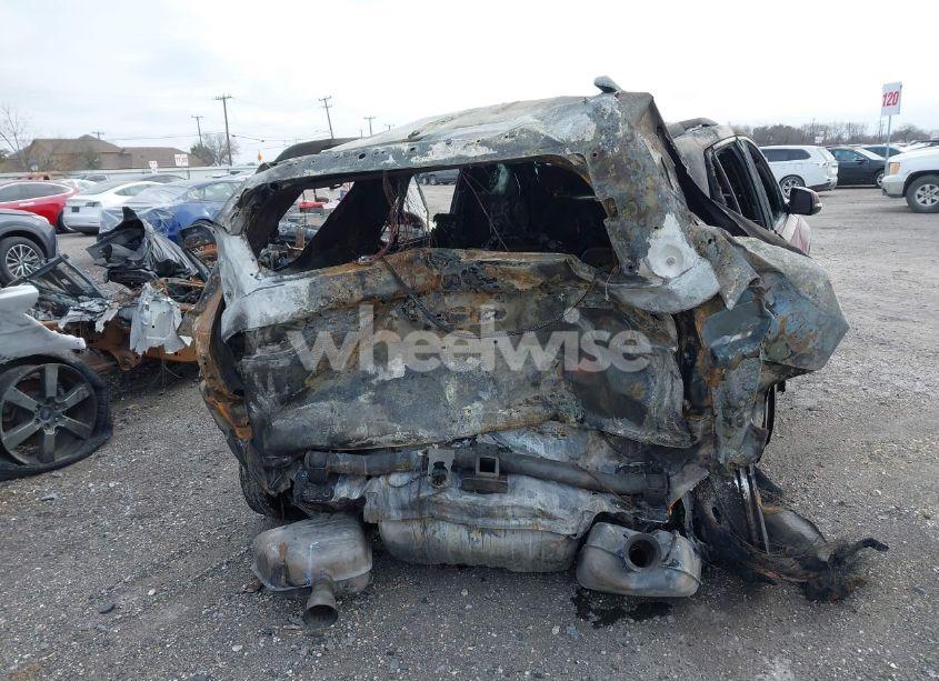 Photo 16 of 2018 Chevrolet Traverse 3LT (VIN 1GNERHKW8JJ284413)