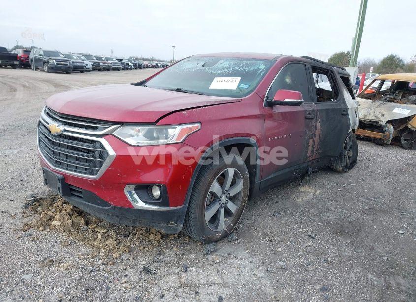 Photo 2 of 2018 Chevrolet Traverse 3LT (VIN 1GNERHKW8JJ284413)