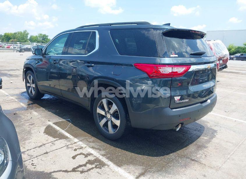 Photo 3 of 2019 Chevrolet Traverse 3LT (VIN 1GNERHKW8KJ205680)