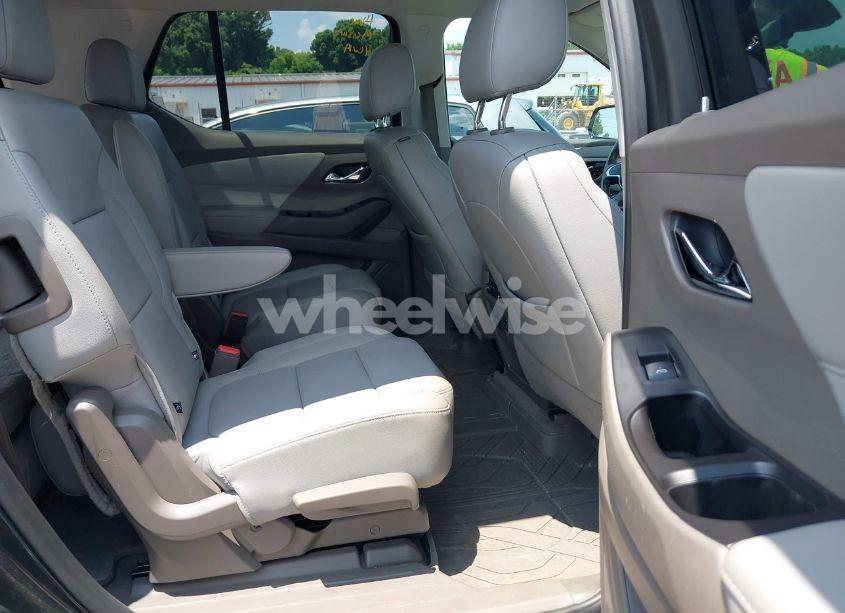 Photo 8 of 2019 Chevrolet Traverse 3LT (VIN 1GNERHKW8KJ205680)