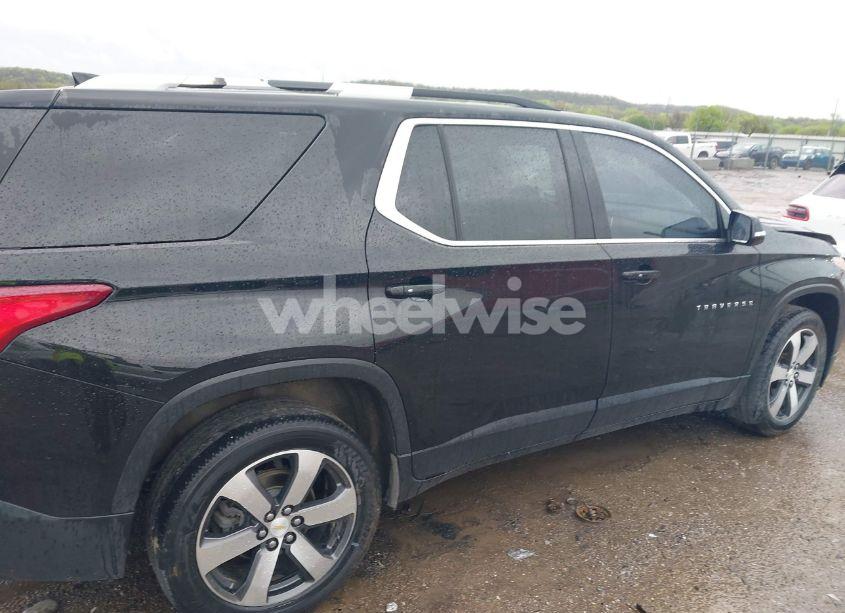 Photo 19 of 2018 Chevrolet Traverse 3LT (VIN 1GNERHKW9JJ102427)