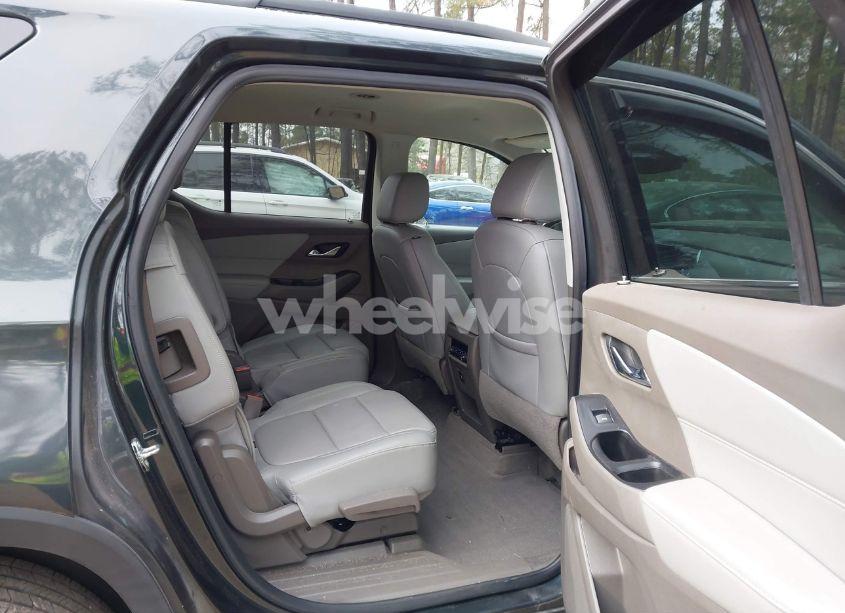 Photo 8 of 2019 Chevrolet Traverse 3LT (VIN 1GNERHKW9KJ227431)