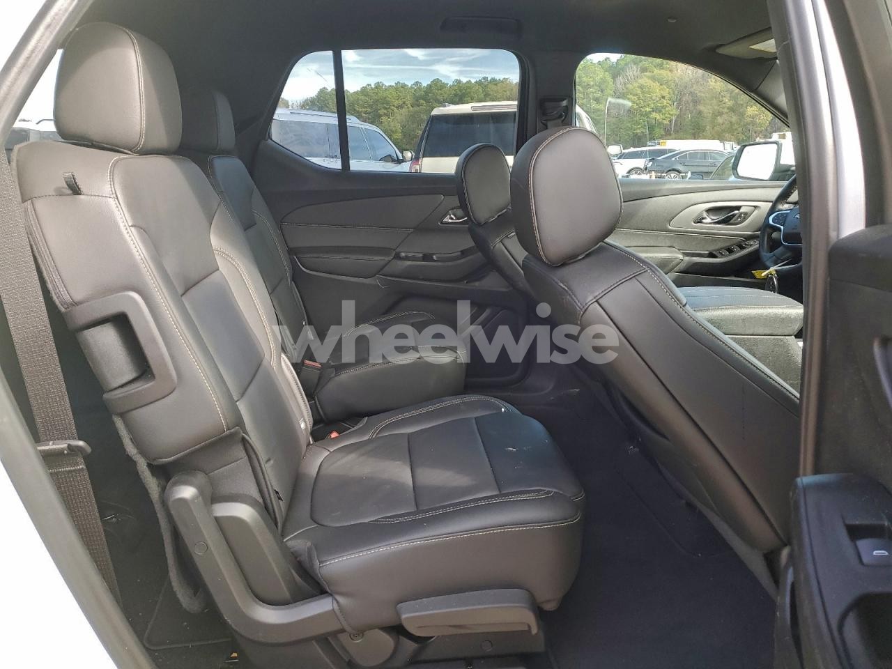 Photo 11 of 2023 CHEVROLET TRAVERSE LT (VIN 1GNERHKW9PJ199296)