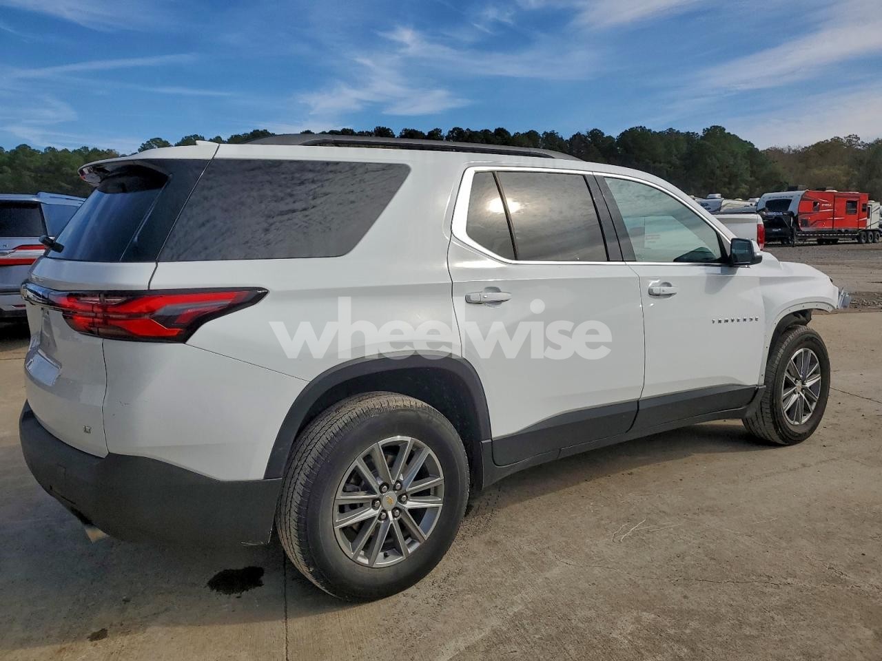 Photo 3 of 2023 CHEVROLET TRAVERSE LT (VIN 1GNERHKW9PJ199296)