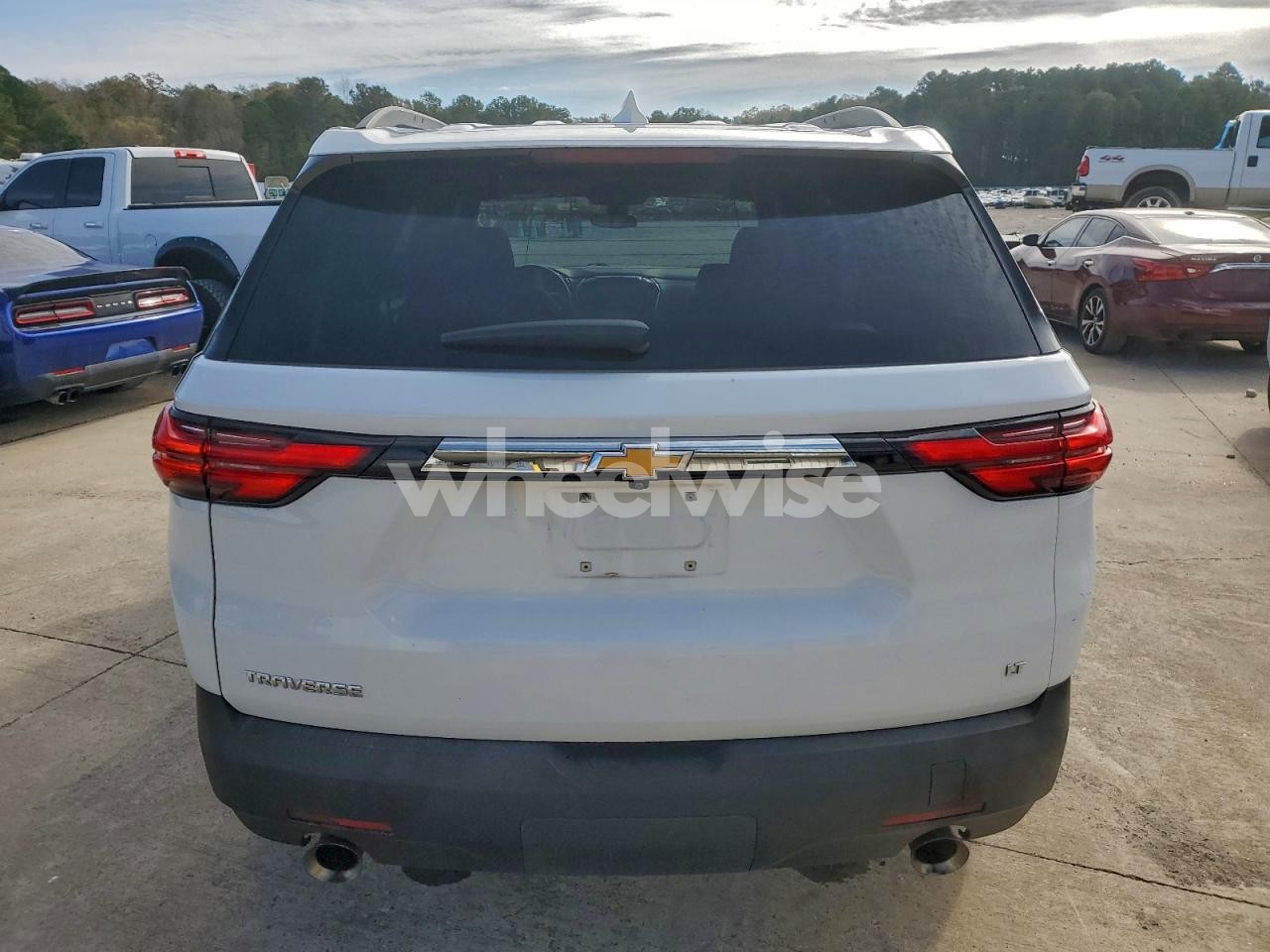Photo 6 of 2023 CHEVROLET TRAVERSE LT (VIN 1GNERHKW9PJ199296)
