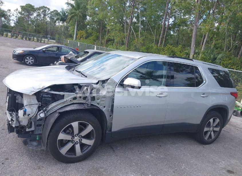 Photo 15 of 2018 Chevrolet Traverse 3LT (VIN 1GNERHKWXJJ213102)