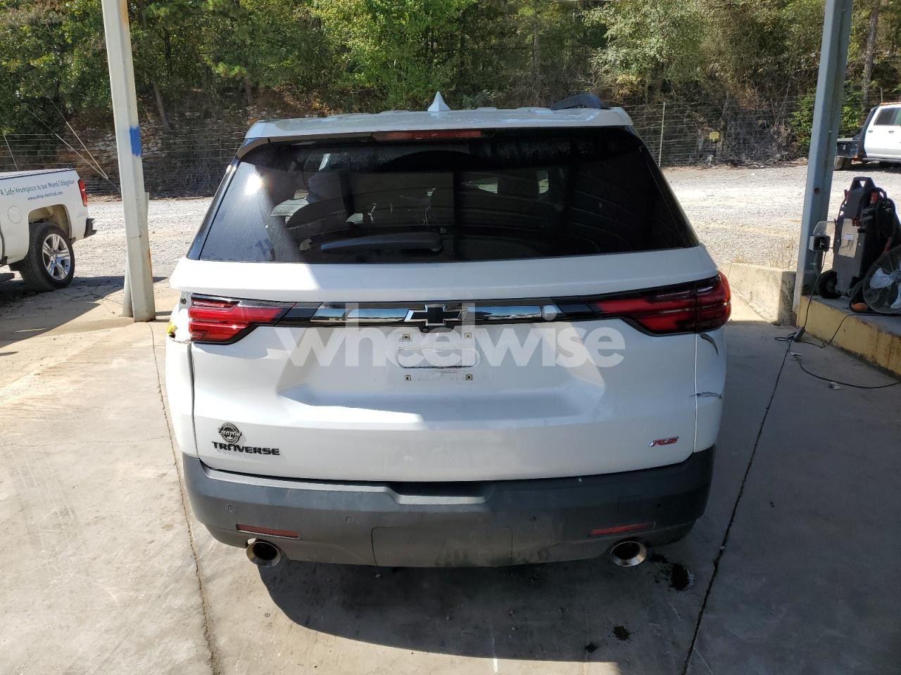 Photo 6 of 2022 CHEVROLET TRAVERSE RS (VIN 1GNERJKW0NJ186036)