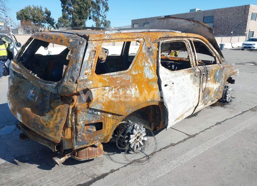 Photo 4 of 2022 Chevrolet Traverse FWD RS (VIN 1GNERJKW1NJ187647)