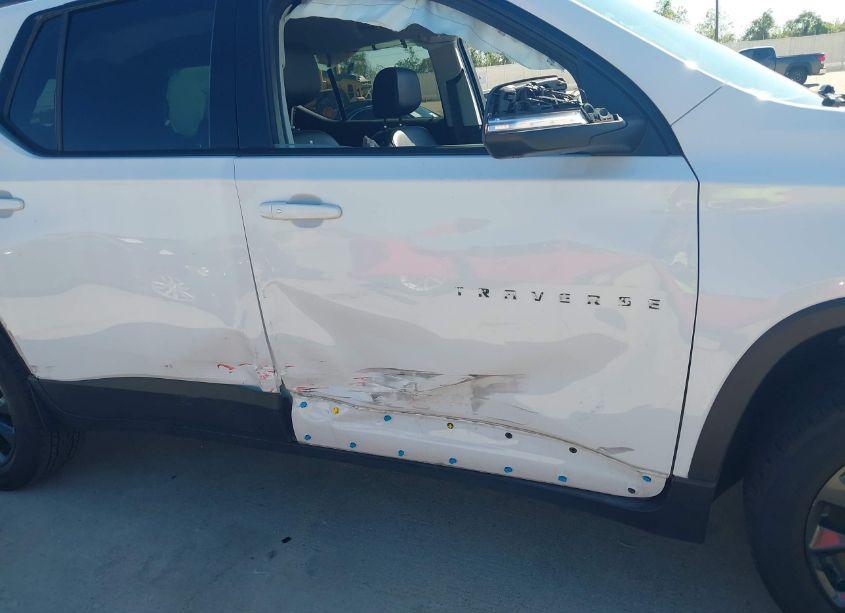 Photo 6 of 2021 Chevrolet Traverse FWD RS (VIN 1GNERJKW3MJ228763)