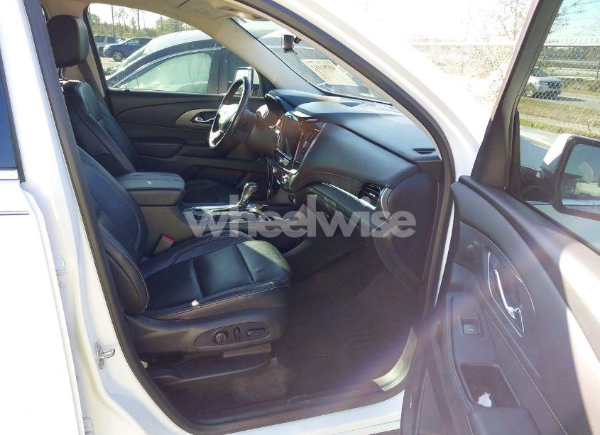 Photo 5 of 2018 Chevrolet Traverse PREMIER (VIN 1GNERKKW1JJ251654)