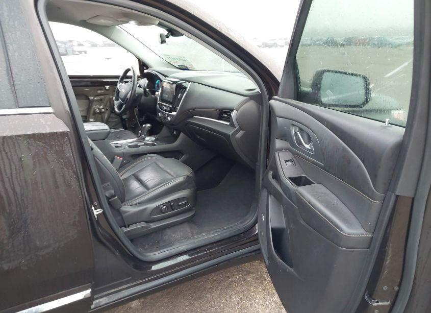 Photo 5 of 2019 Chevrolet Traverse PREMIER (VIN 1GNERKKW3KJ181009)
