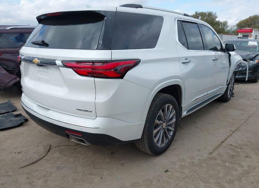 Photo 4 of 2022 Chevrolet Traverse FWD PREMIER (VIN 1GNERKKW3NJ169401)