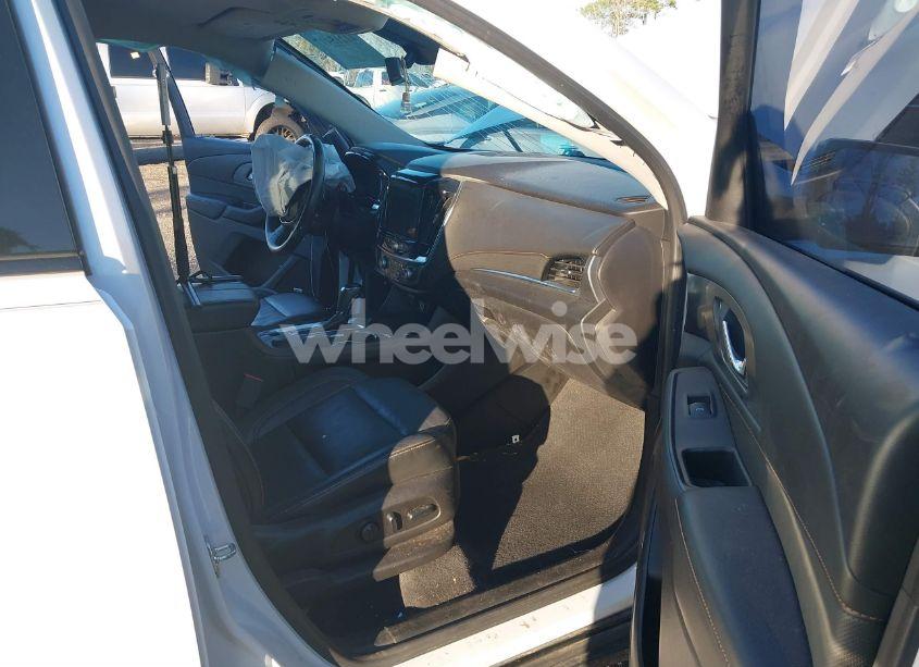 Photo 5 of 2018 Chevrolet Traverse PREMIER (VIN 1GNERKKW6JJ118517)