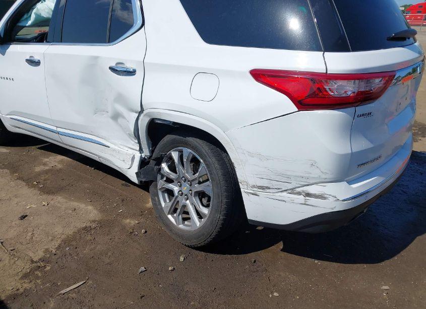 Photo 6 of 2018 Chevrolet Traverse PREMIER (VIN 1GNERKKW8JJ103033)