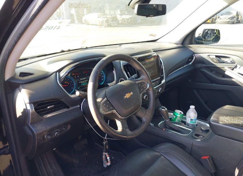 Photo 5 of 2018 Chevrolet Traverse PREMIER (VIN 1GNERKKW9JJ130418)