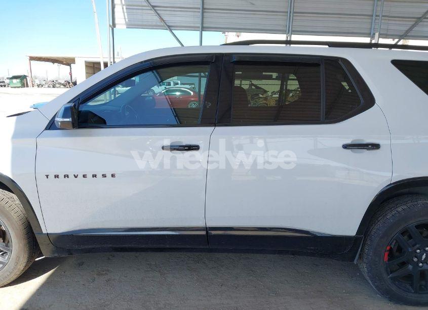 Photo 14 of 2018 Chevrolet Traverse PREMIER (VIN 1GNERKKW9JJ251384)