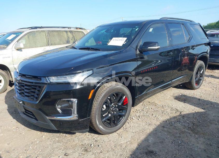 Photo 2 of 2022 Chevrolet Traverse FWD PREMIER (VIN 1GNERKKW9NJ153316)