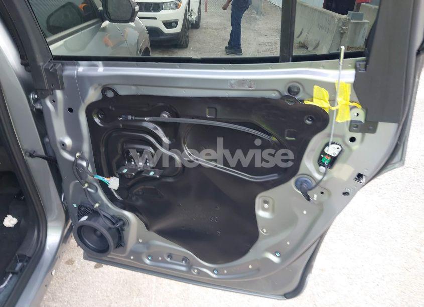 Photo 16 of 2024 Chevrolet Traverse FWD RS (VIN 1GNERLKS2RJ207760)