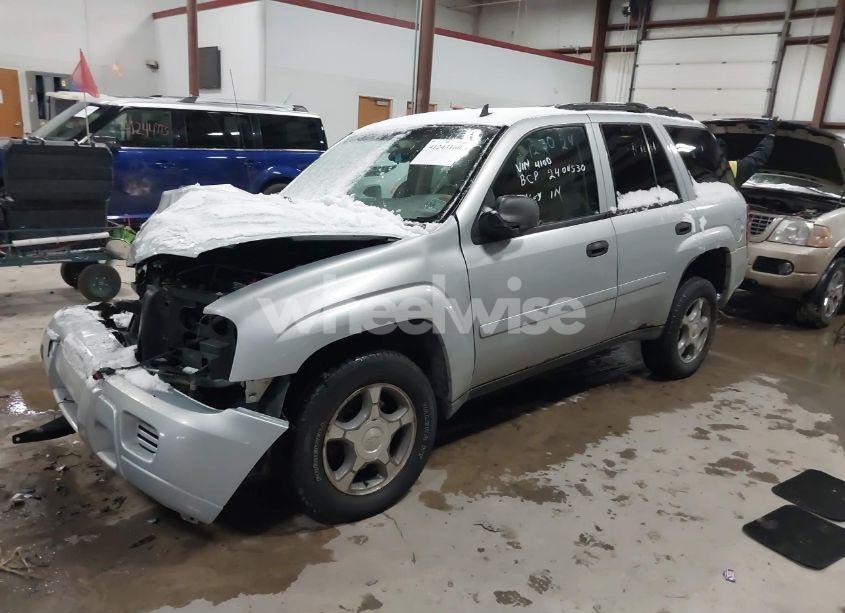 Photo 2 of 2007 Chevrolet Trailblazer LS (VIN 1GNET13M472204100)