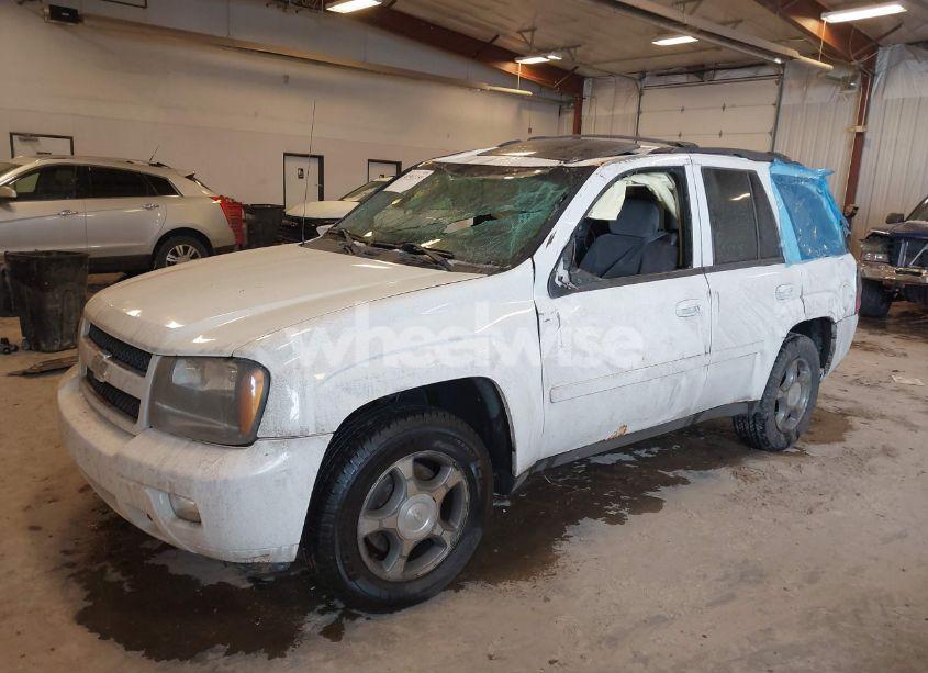 Photo 2 of 2008 Chevrolet Trailblazer LT (VIN 1GNET13MX82199809)